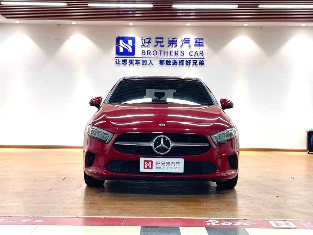 奔馳 奔馳A級  2019款 A 200 動感型圖片