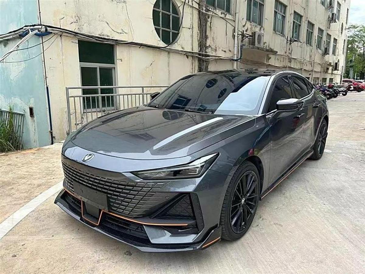 長(zhǎng)安 長(zhǎng)安UNI-V  2022款 1.5T 運(yùn)動(dòng)版圖片