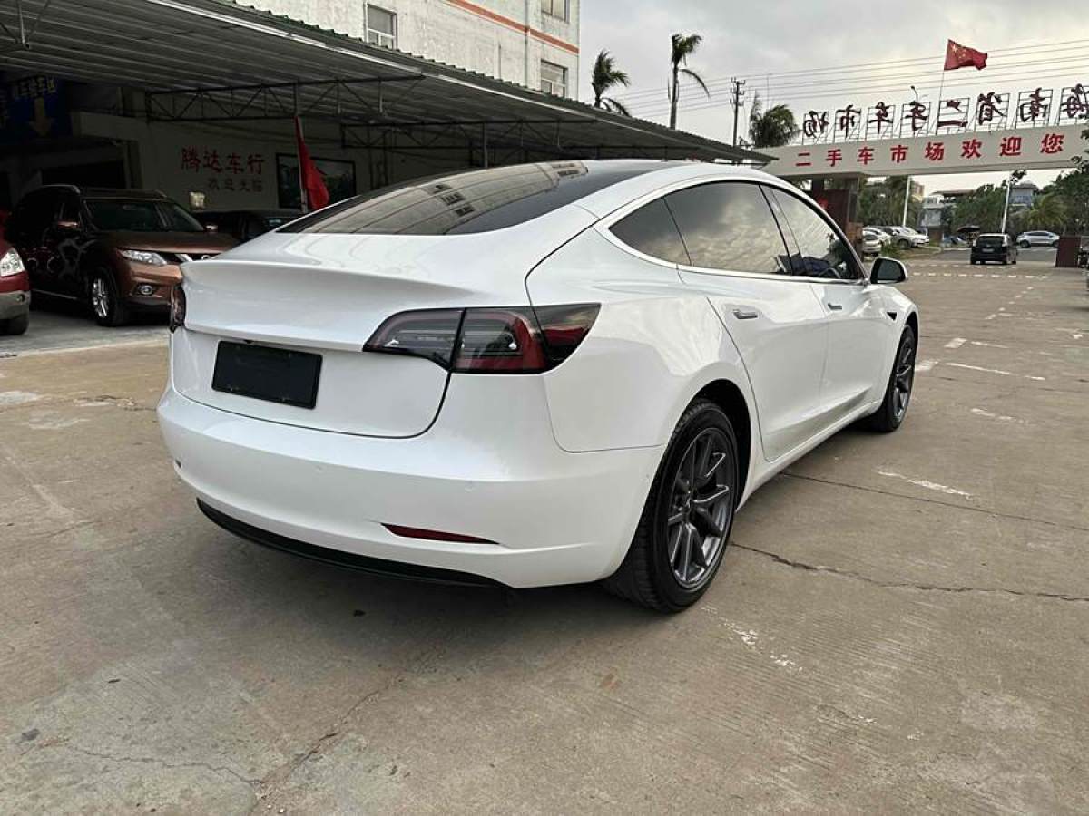 特斯拉 Model 3  2019款 標(biāo)準(zhǔn)續(xù)航后驅(qū)升級(jí)版圖片