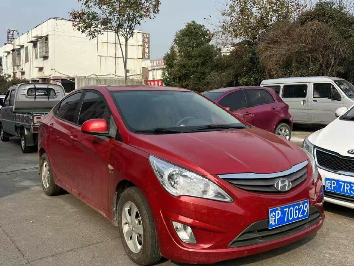 現(xiàn)代 瑞納  2013款 三廂 1.4L 自動標準型GL圖片