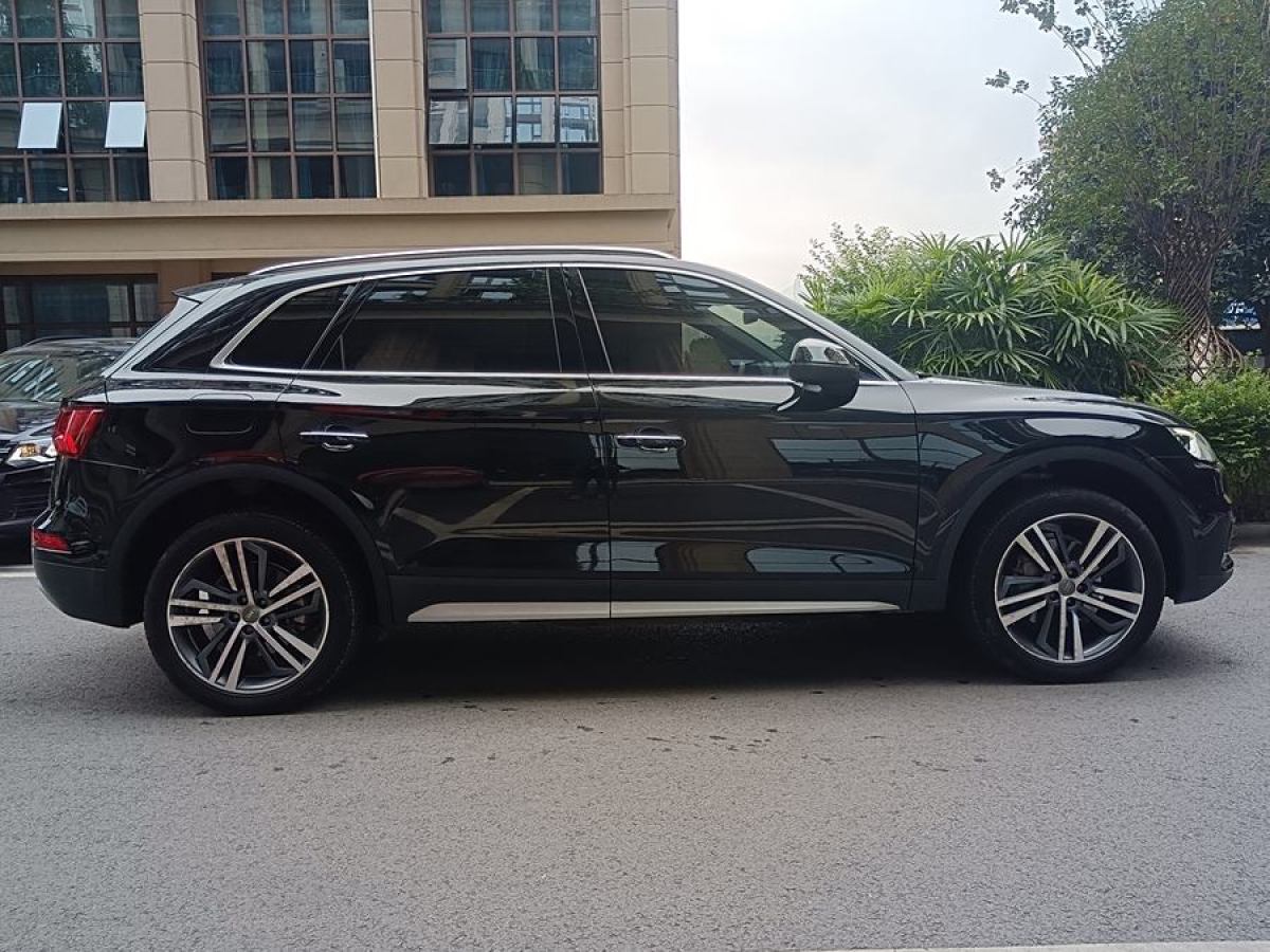 奧迪 奧迪Q5L  2020款 45 TFSI 尊享風(fēng)雅型圖片