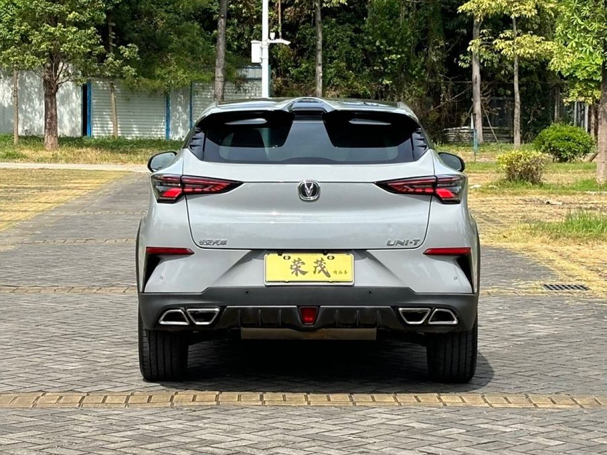 長(zhǎng)安 UNI-T  2020款 1.5T 尊貴型圖片