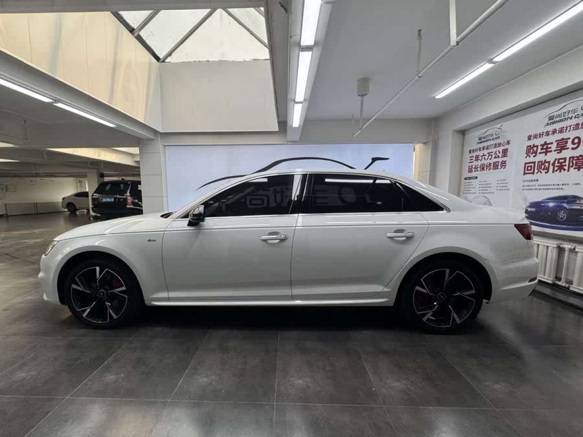 奧迪 奧迪A4L  2018款 30周年年型 45 TFSI quattro 個(gè)性運(yùn)動(dòng)版圖片