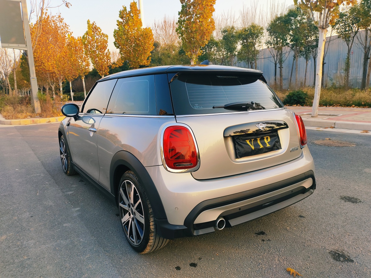 MINI MINI  2023款 改款 1.5T COOPER 藝術(shù)家圖片