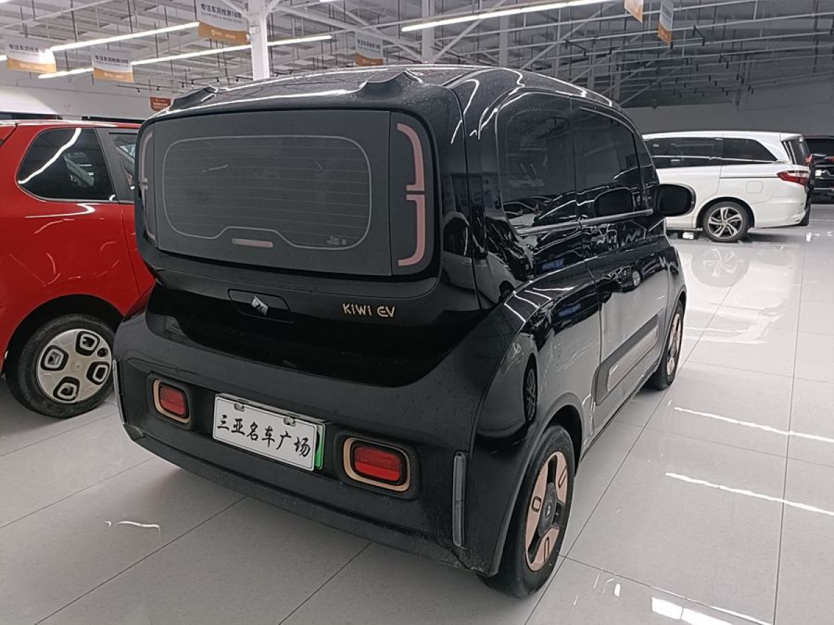 寶駿 寶駿KiWi EV  2022款 設(shè)計(jì)師輕享版 三元鋰圖片