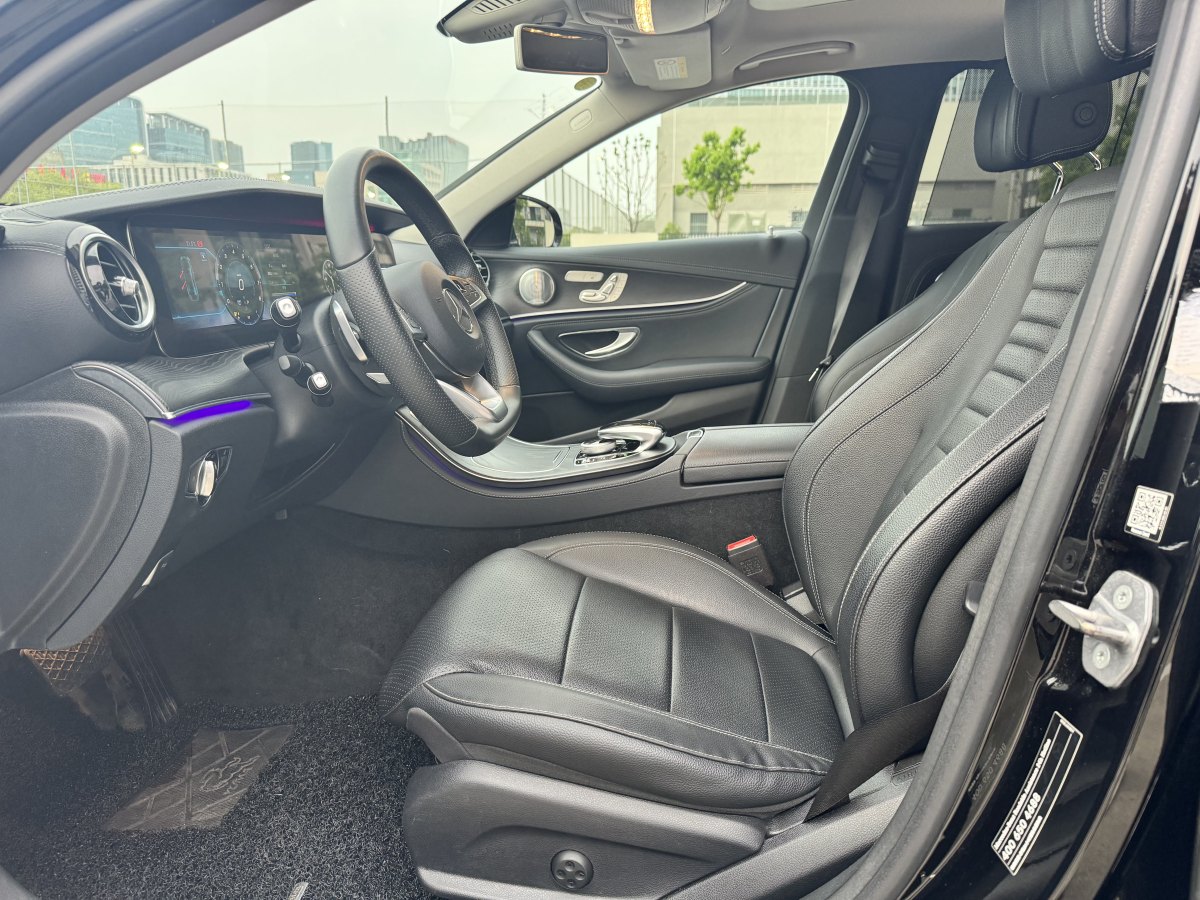 奔驰 奔驰E级  2018款 改款 E 300 L 运动豪华型图片