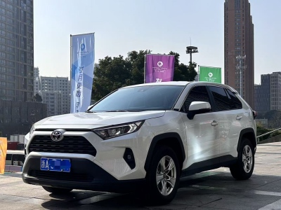 2024年4月 豐田 RAV4榮放 2.0L CVT兩驅(qū)都市版圖片