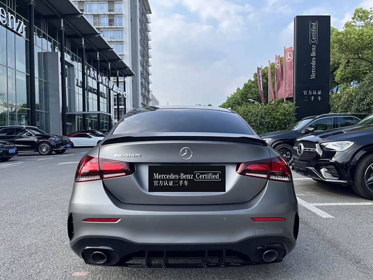 奔驰 奔驰A级AMG  2022款 AMG A 35 L 4MATIC 炽夜特别版图片