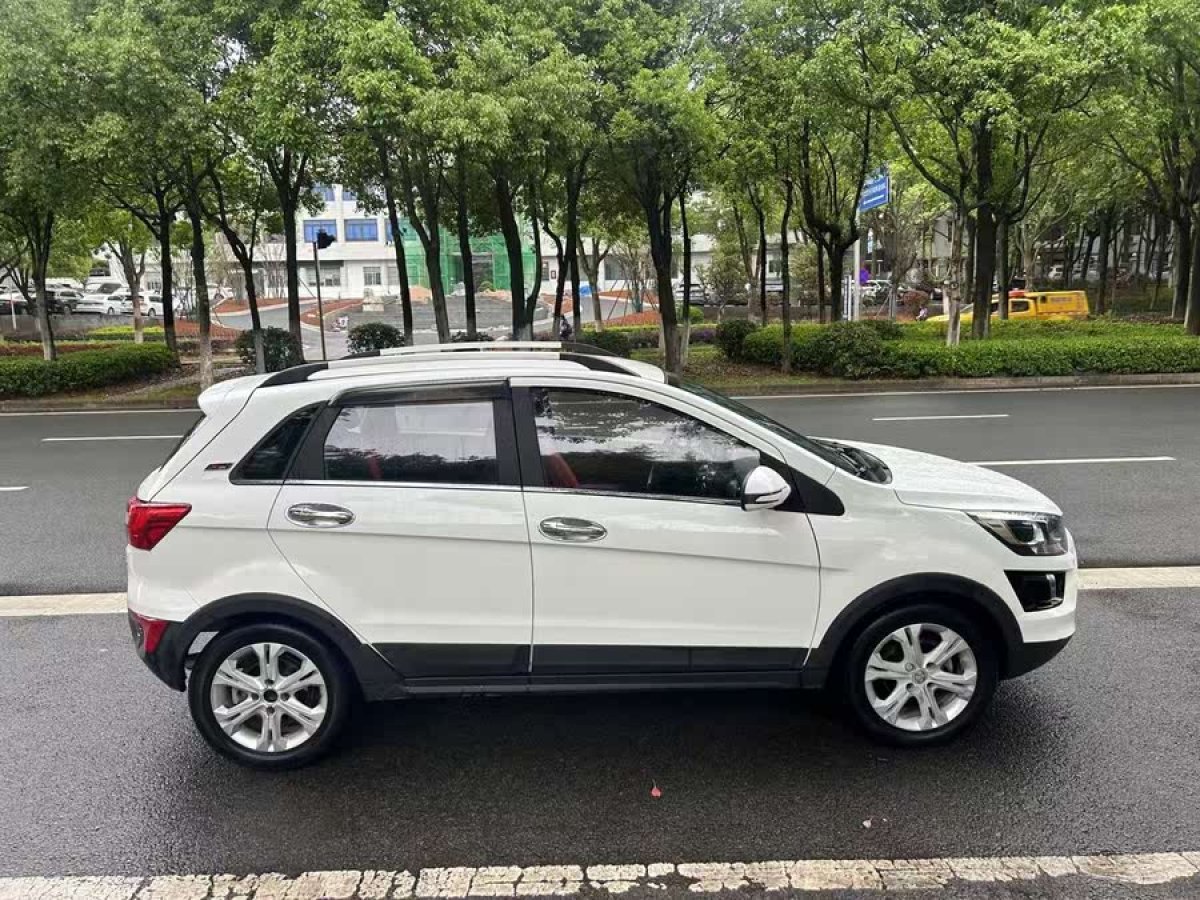 北汽紳寶 X25  2015款 1.5L 手動舒適型圖片