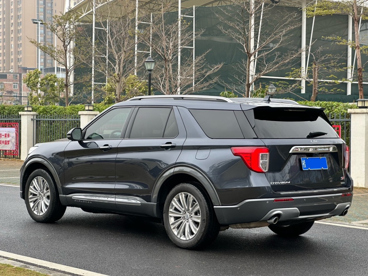 福特 探險(xiǎn)者  2020款 EcoBoost 285 四驅(qū)鈦金版 7座圖片