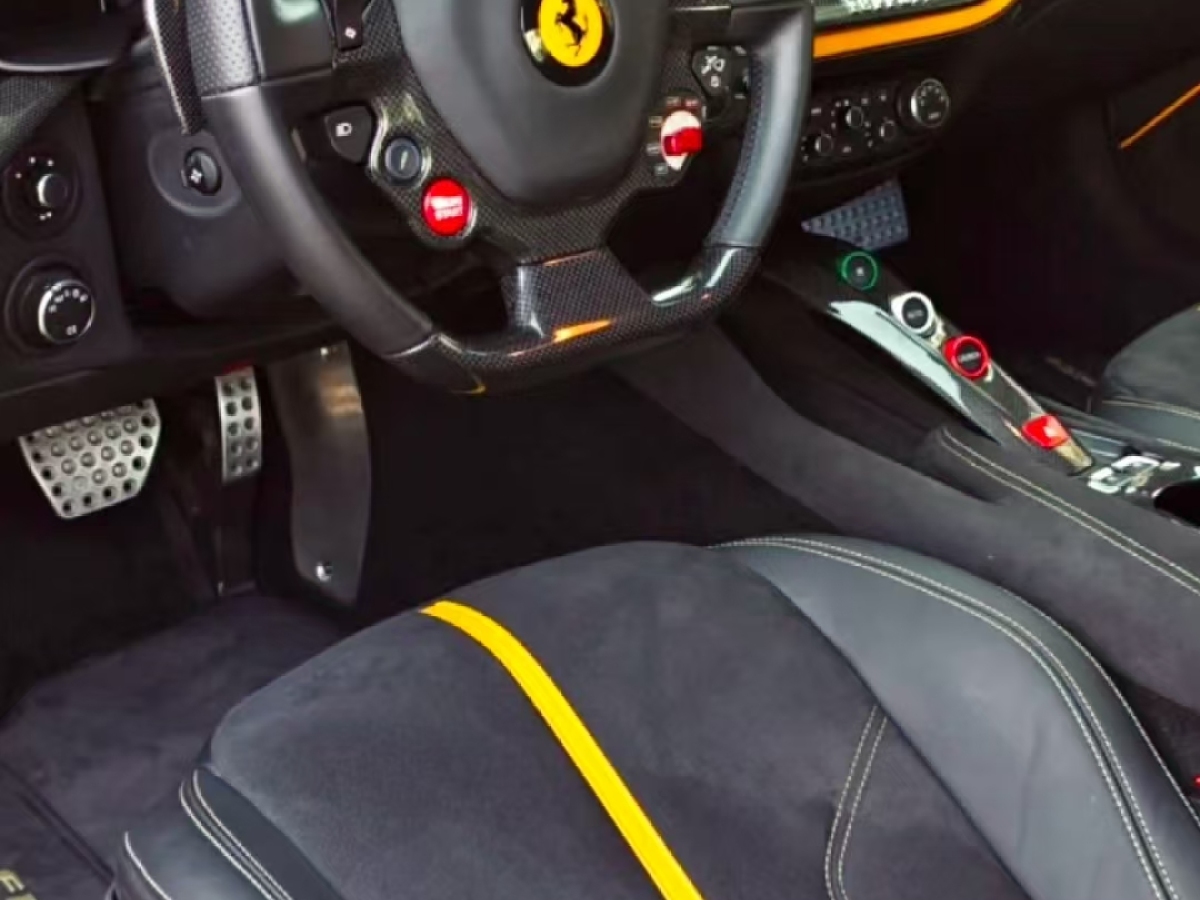 法拉利 F12berlinetta  2013款 6.3L 標(biāo)準(zhǔn)型圖片