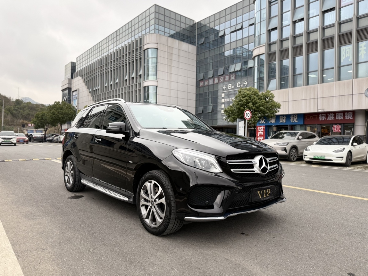 奔馳 奔馳GLE  2018款 GLE 320 4MATIC 動感型臻藏版圖片