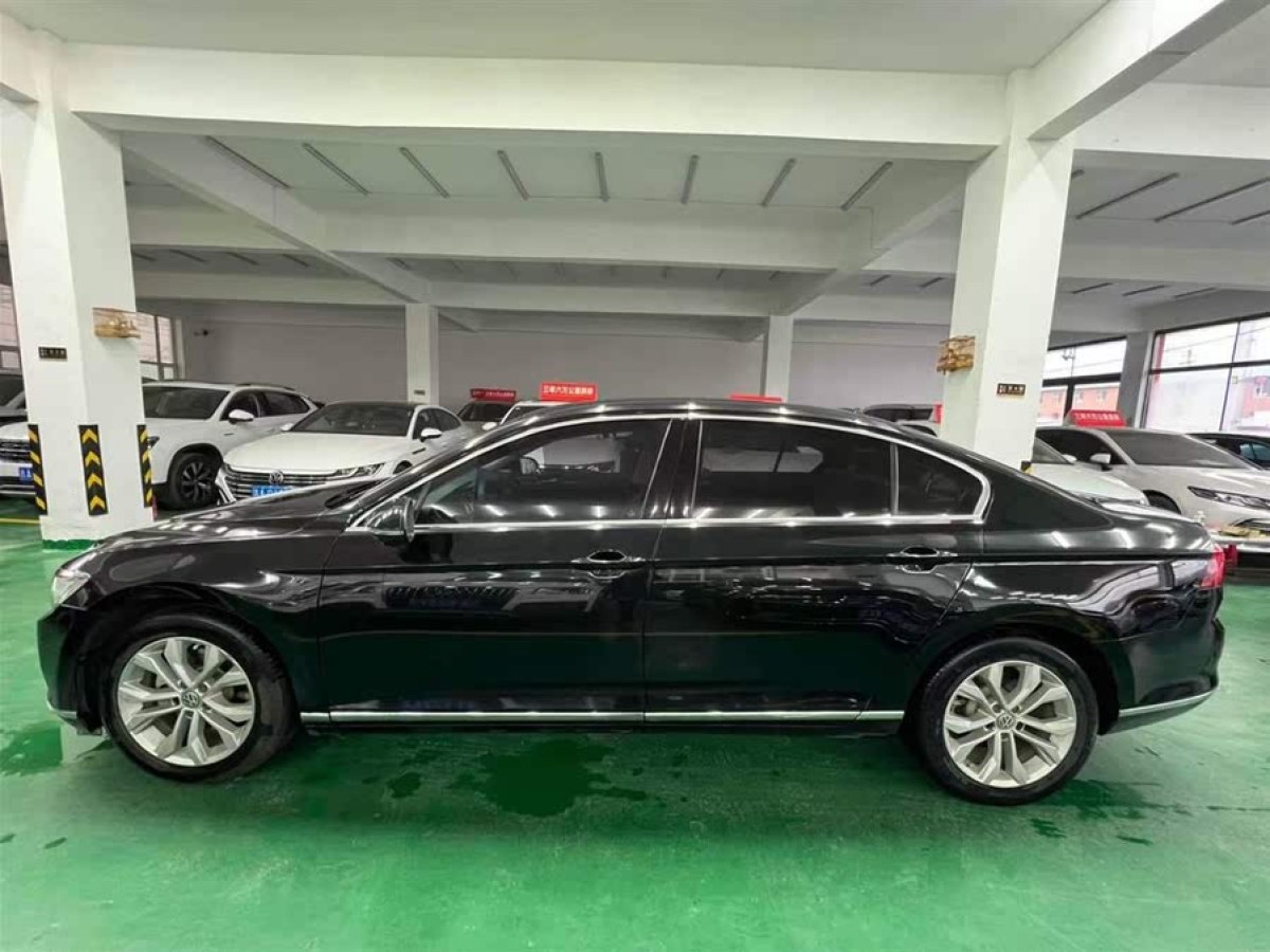 大眾 邁騰  2017款 330TSI DSG 領(lǐng)先型圖片