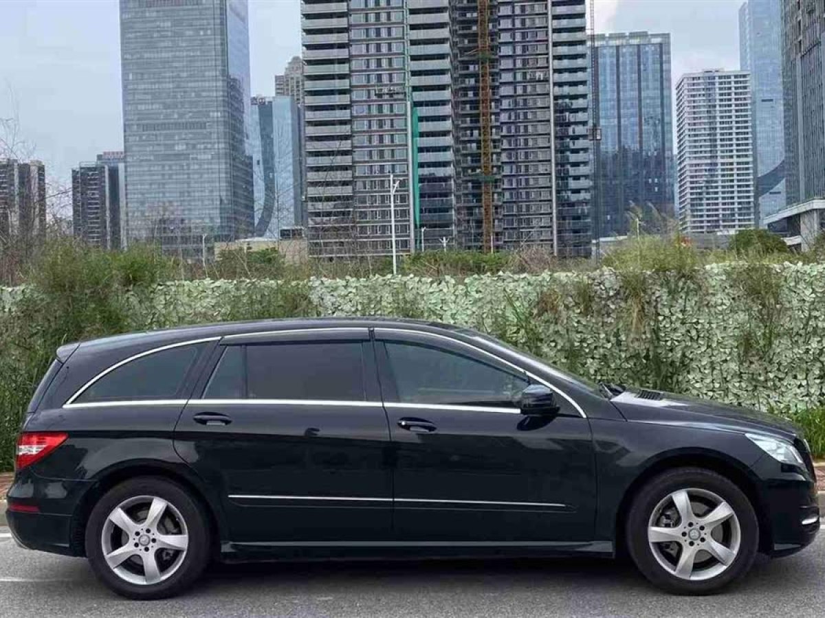 奔馳 奔馳R級(jí)  2014款 R 400 4MATIC 商務(wù)型圖片