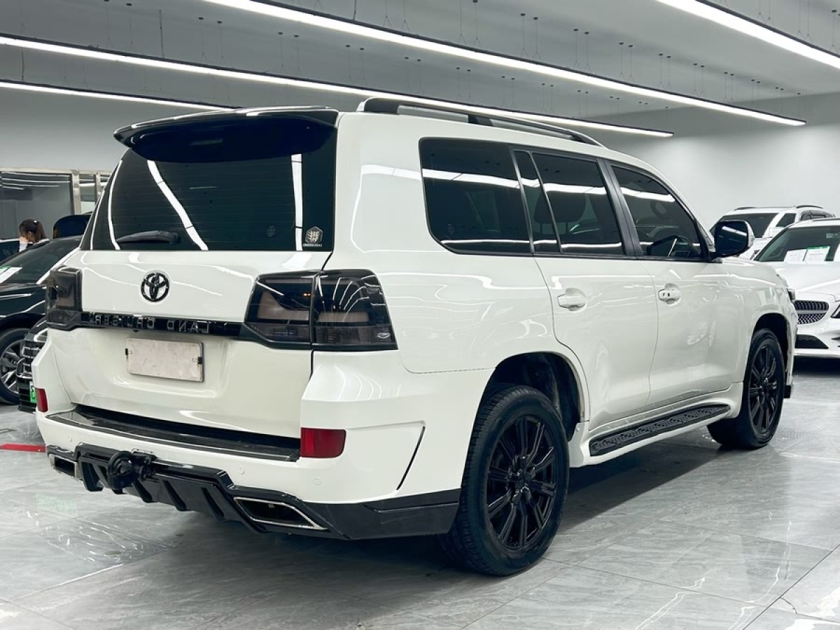 豐田 蘭德酷路澤  2015款 4.0L V6 中東低配版圖片