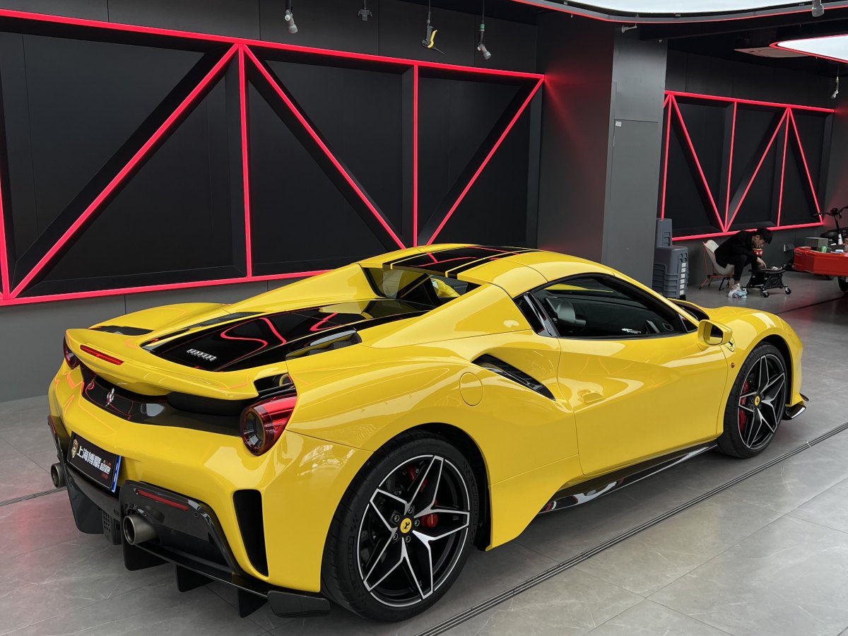 2019年7月法拉利 488  2019款 488 Pista Spider