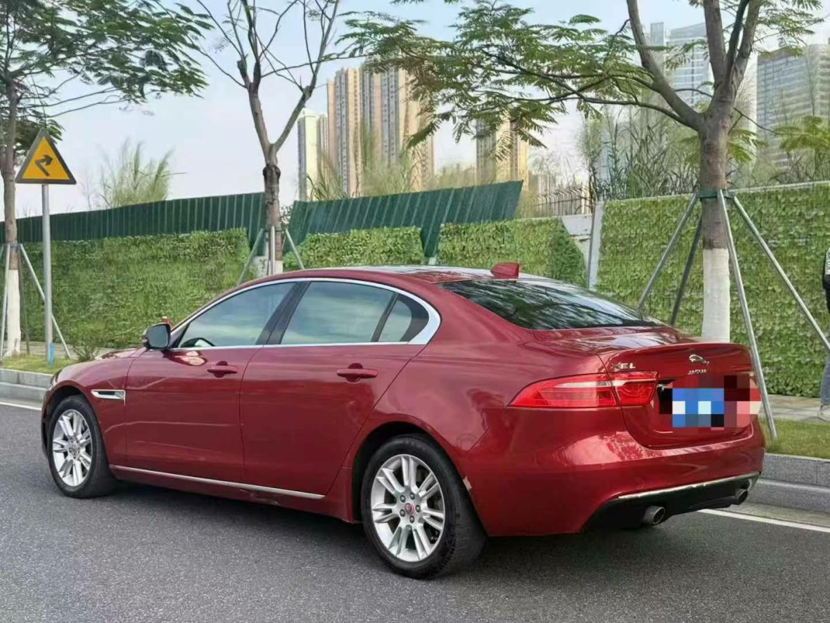 捷豹 XE  2018款 2.0T 200PS 兩驅(qū)R-Sport運(yùn)動(dòng)版圖片