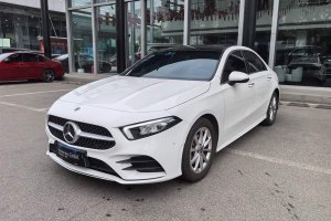 奔馳A級(jí) 奔馳 A 200 L 運(yùn)動(dòng)轎車時(shí)尚型