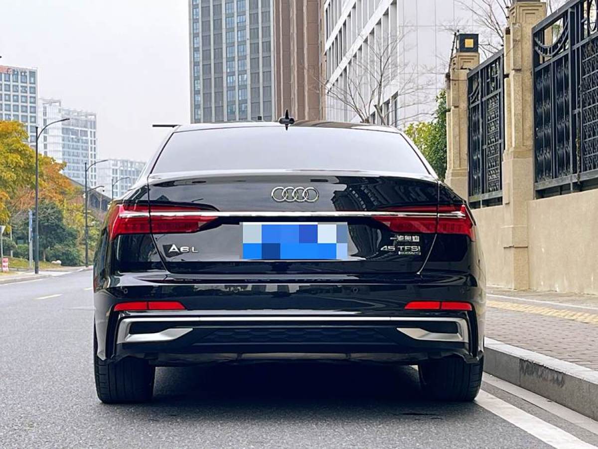 奧迪 奧迪A6L  2023款 改款 45 TFSI quattro 臻選動(dòng)感型圖片