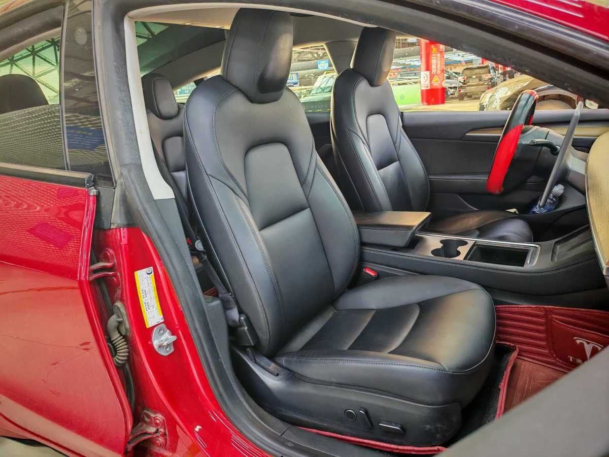 特斯拉 Model 3  2021款 改款 標(biāo)準(zhǔn)續(xù)航后驅(qū)升級(jí)版圖片
