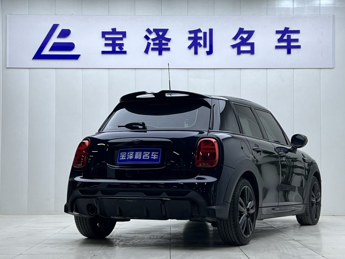 MINI MINI  2022款 1.5T COOPER 黑標特別版 五門版圖片