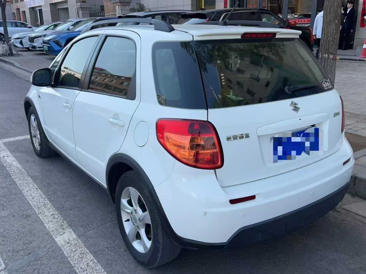 鈴木 天語 SX4  2016款 1.6L 自動經(jīng)典版圖片