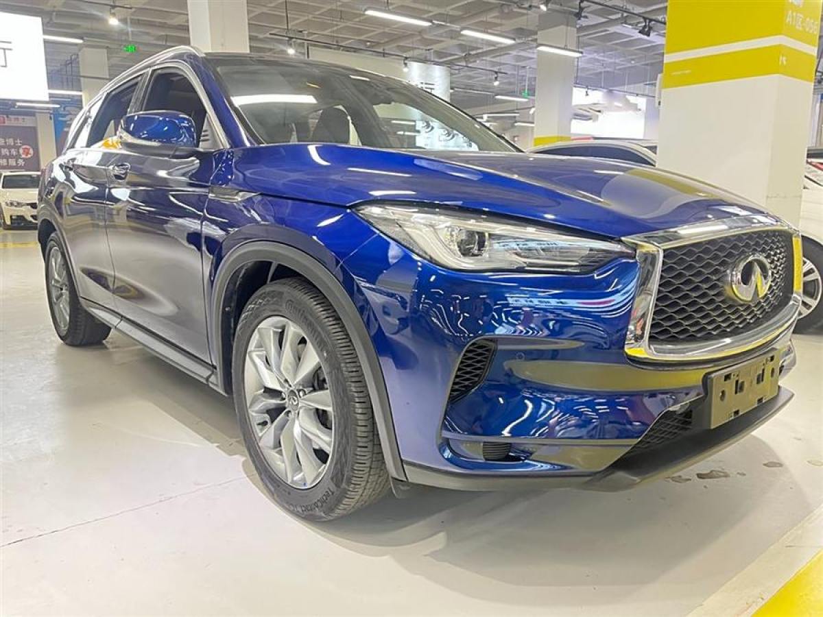 英菲尼迪 QX50  2020款 改款 2.0T 兩驅(qū)時(shí)尚版圖片