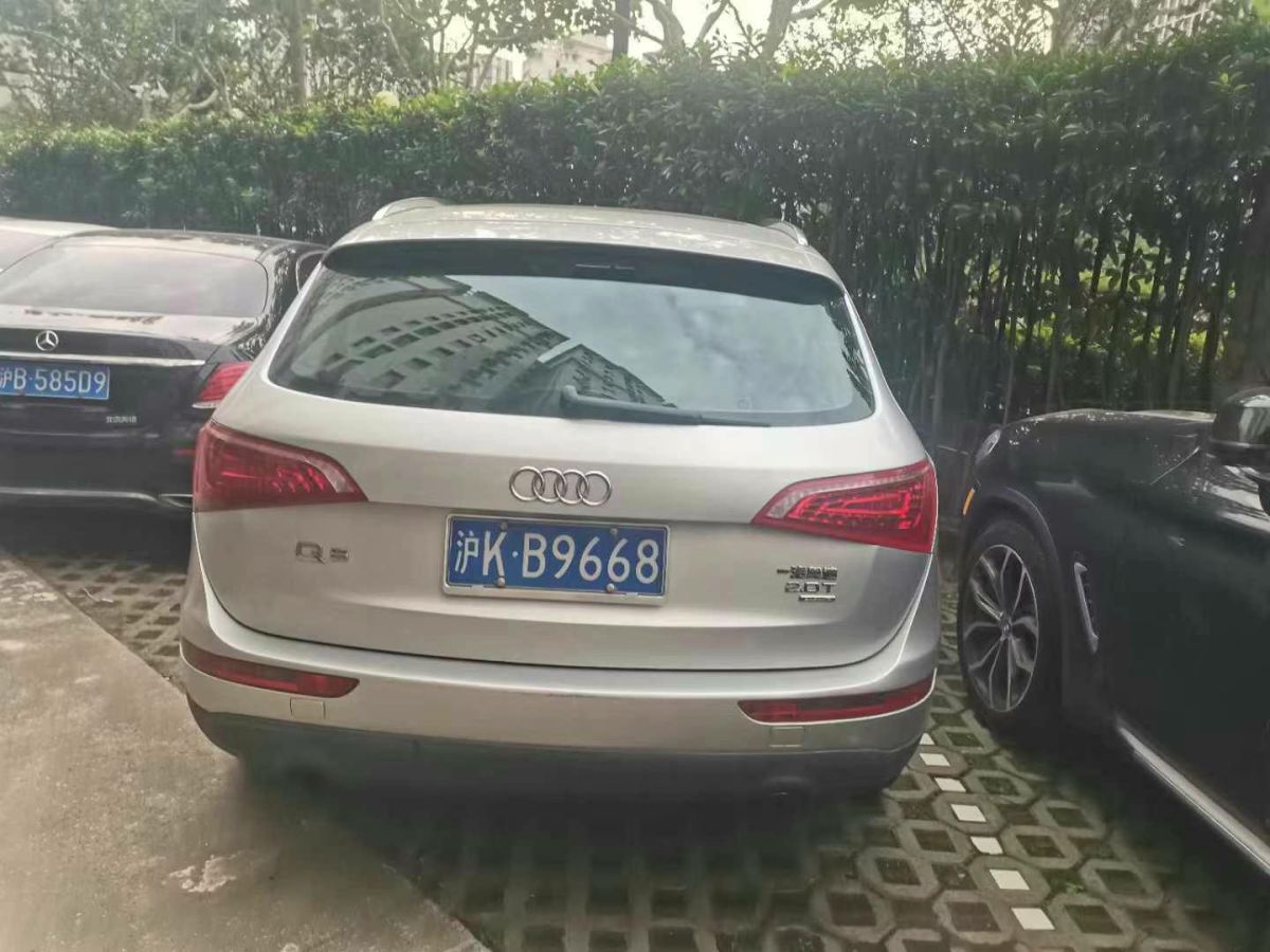 奧迪 奧迪Q5  2010款 Q5 2.0TSI 首發(fā)限量版運(yùn)動(dòng)版圖片