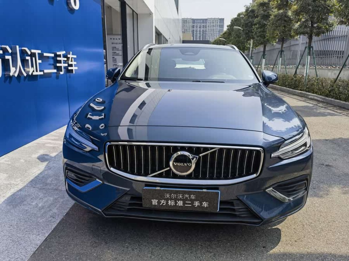 沃爾沃 V60  2024款 B5 智遠(yuǎn)豪華版圖片