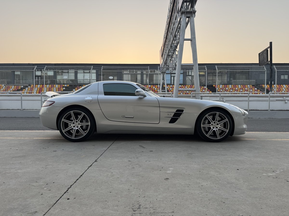 2013年7月奔馳 奔馳SLS級AMG  2011款 SLS AMG