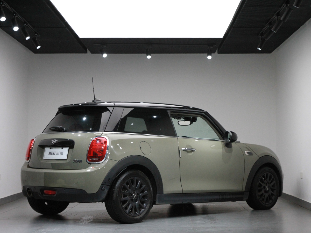 MINI COUNTRYMAN  2018款 1.5T COOPER 經(jīng)典派圖片