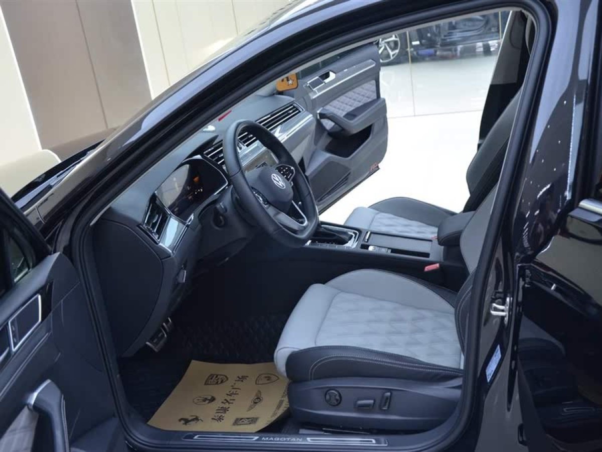 大眾 邁騰  2023款 200萬輛紀念版 330TSI DSG領(lǐng)先型圖片