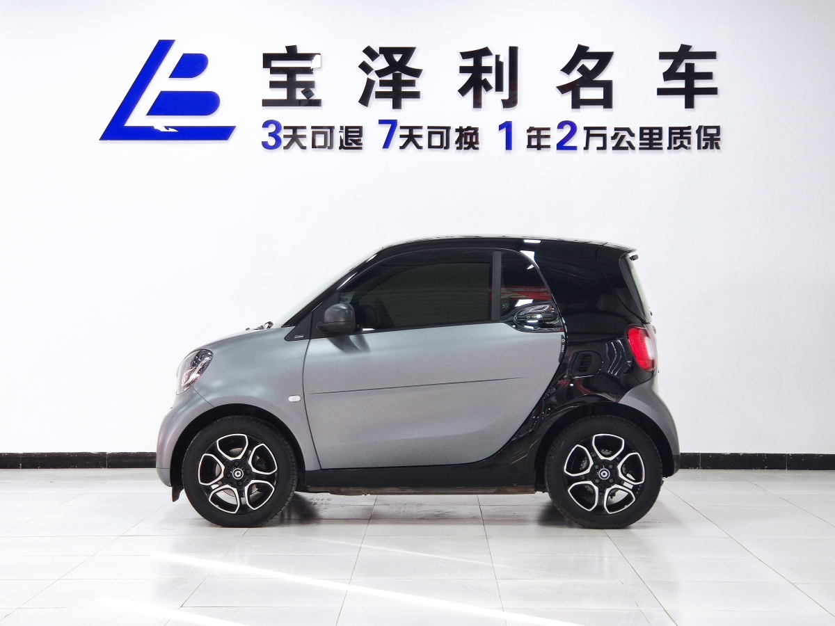 smart fortwo  2019款 0.9T 66千瓦硬頂風(fēng)擎版 國VI圖片