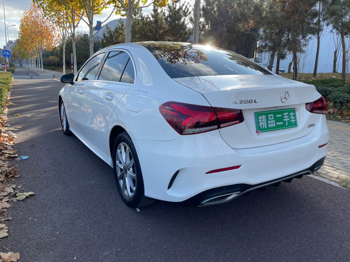 奔馳 奔馳A級(jí)  2019款 A 200 L 運(yùn)動(dòng)轎車圖片