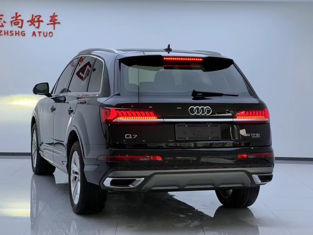 奧迪 奧迪Q7  2022款 45 TFSI quattro S line運(yùn)動(dòng)型圖片