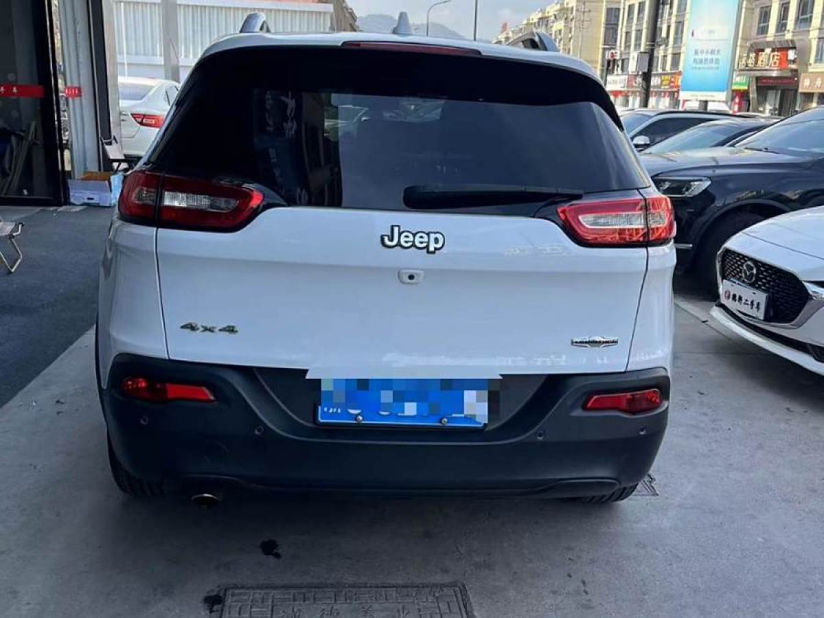 Jeep 自由光  2014款 2.4L 豪華版圖片