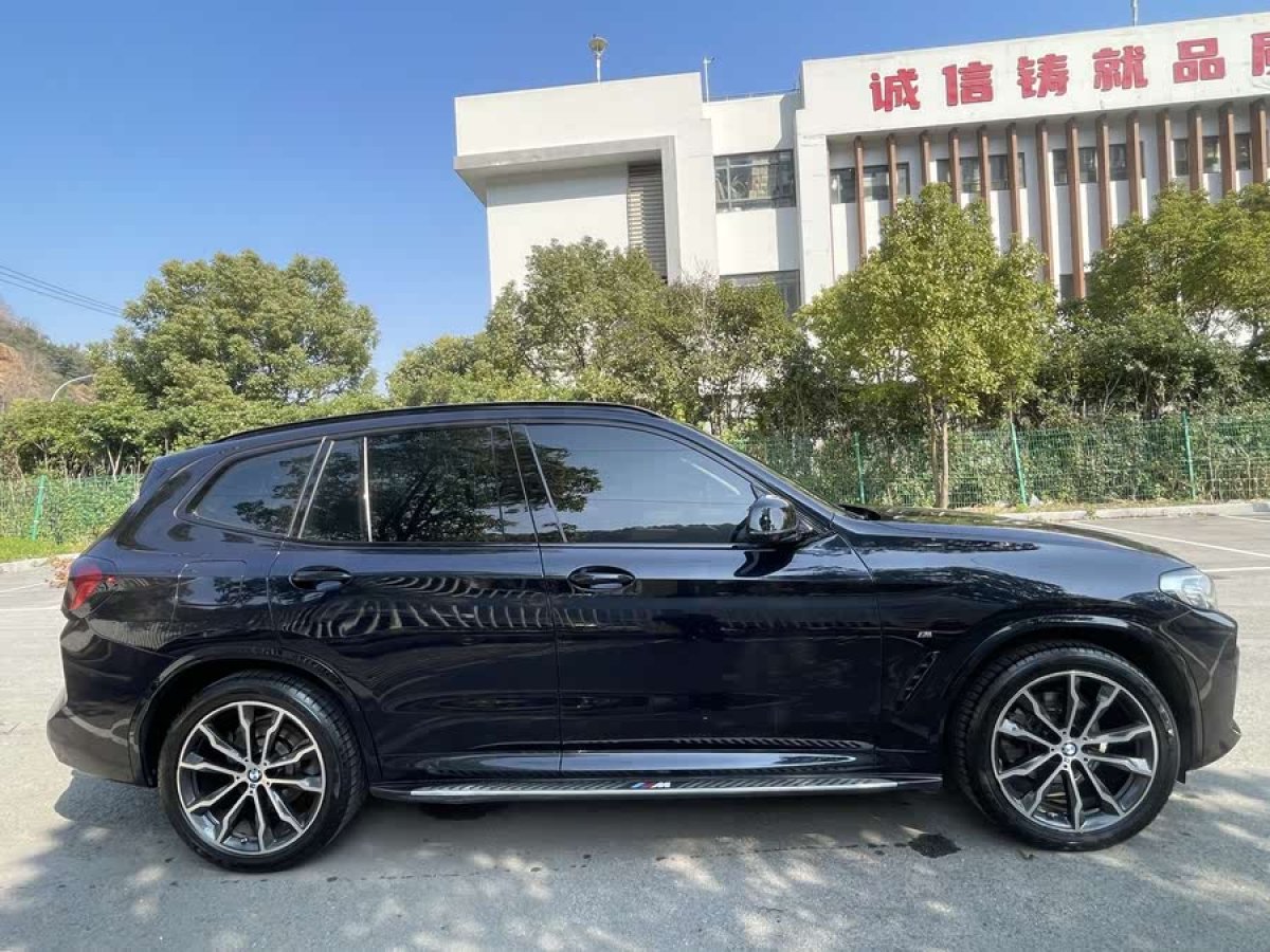 寶馬 寶馬X3  2022款 改款 xDrive30i 領(lǐng)先型 M曜夜套裝圖片