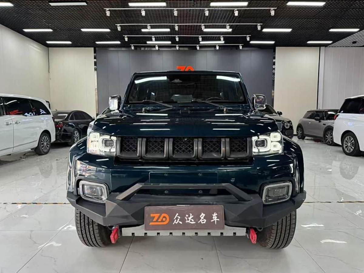 北京 BJ40  2020款 2.0T 自動(dòng)四驅(qū)城市獵人版至尊型圖片