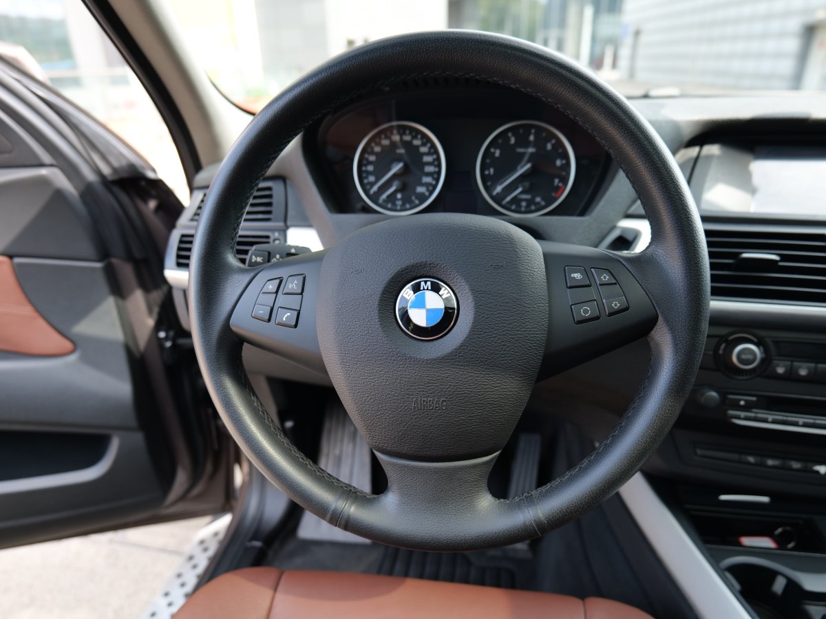 寶馬 寶馬X5  2013款 xDrive35i 領(lǐng)先型圖片