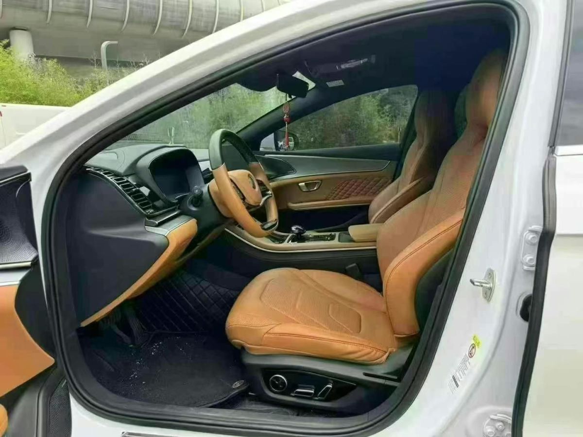 比亞迪 漢  2022款 EV 創(chuàng)世版 715KM前驅(qū)尊榮型圖片