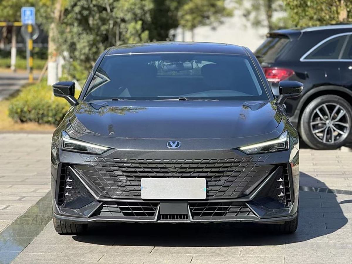 長(zhǎng)安 長(zhǎng)安UNI-V  2023款 1.5T 尊享型圖片