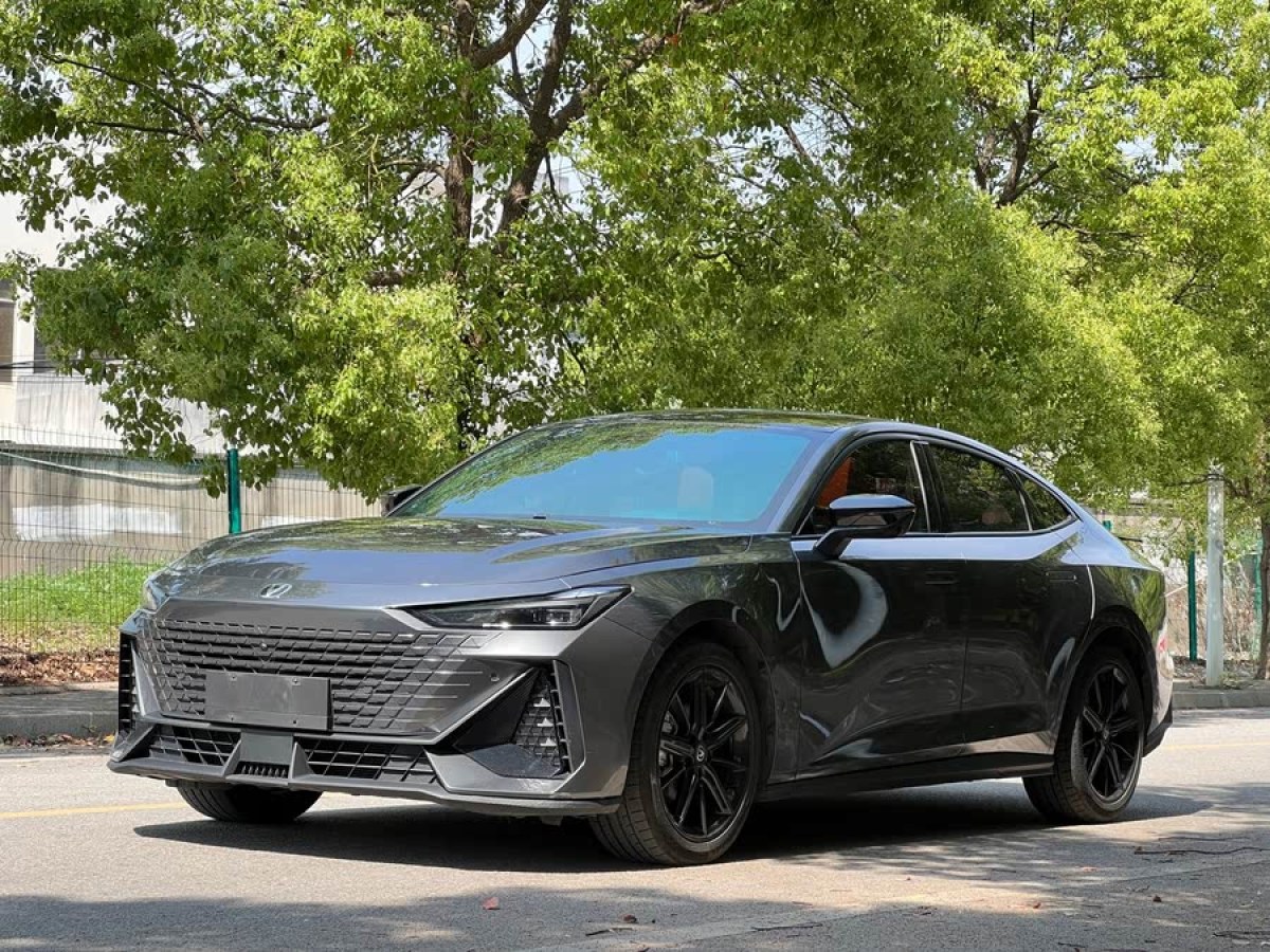 長安 長安UNI-V  2022款 1.5T 尊貴型圖片