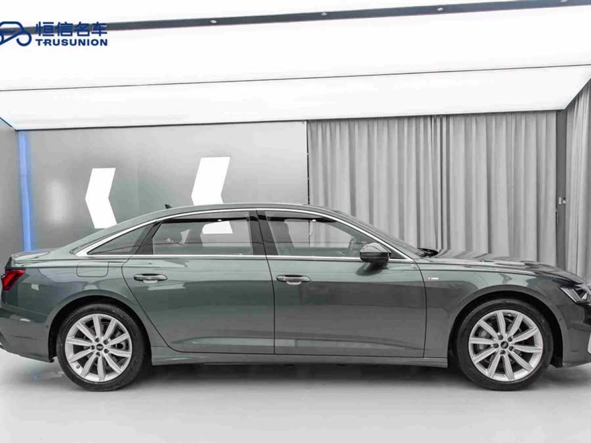 奧迪 奧迪A6L  2023款 改款 45 TFSI 臻選動(dòng)感型圖片