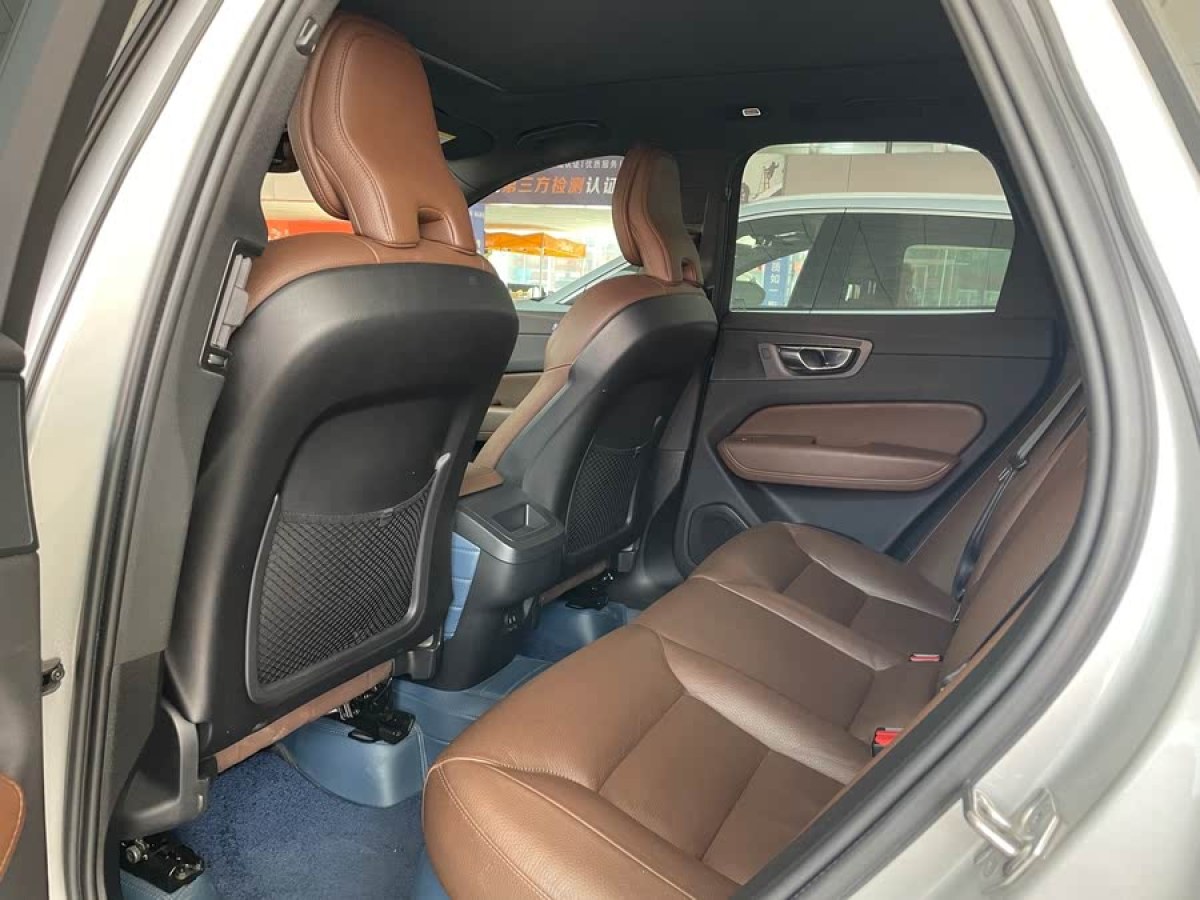 沃爾沃 XC60  2022款 B5 四驅(qū)智遠(yuǎn)運動版圖片
