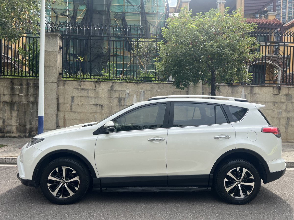 豐田 RAV4  2016款 榮放 2.0L CVT兩驅(qū)風(fēng)尚版圖片