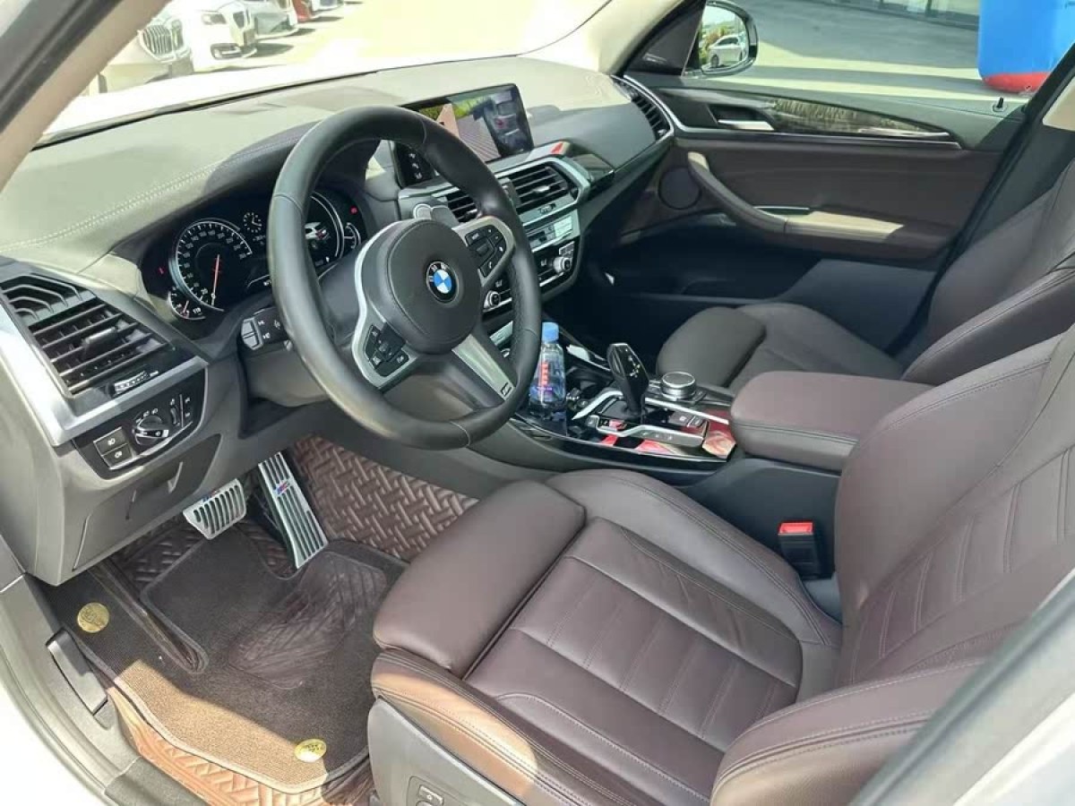 寶馬 寶馬X3  2018款 xDrive30i 領(lǐng)先型 M運(yùn)動(dòng)套裝 國(guó)V圖片