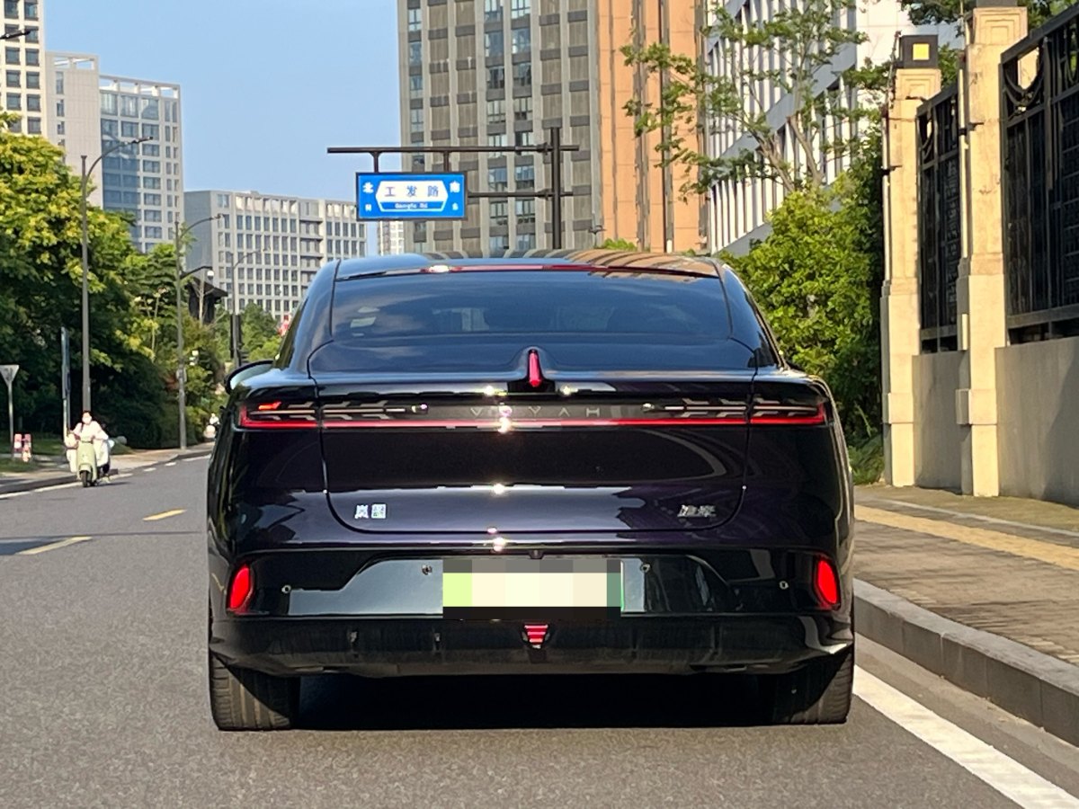 嵐圖 嵐圖追光  2024款 PHEV 四驅(qū)超長(zhǎng)續(xù)航旗艦版圖片