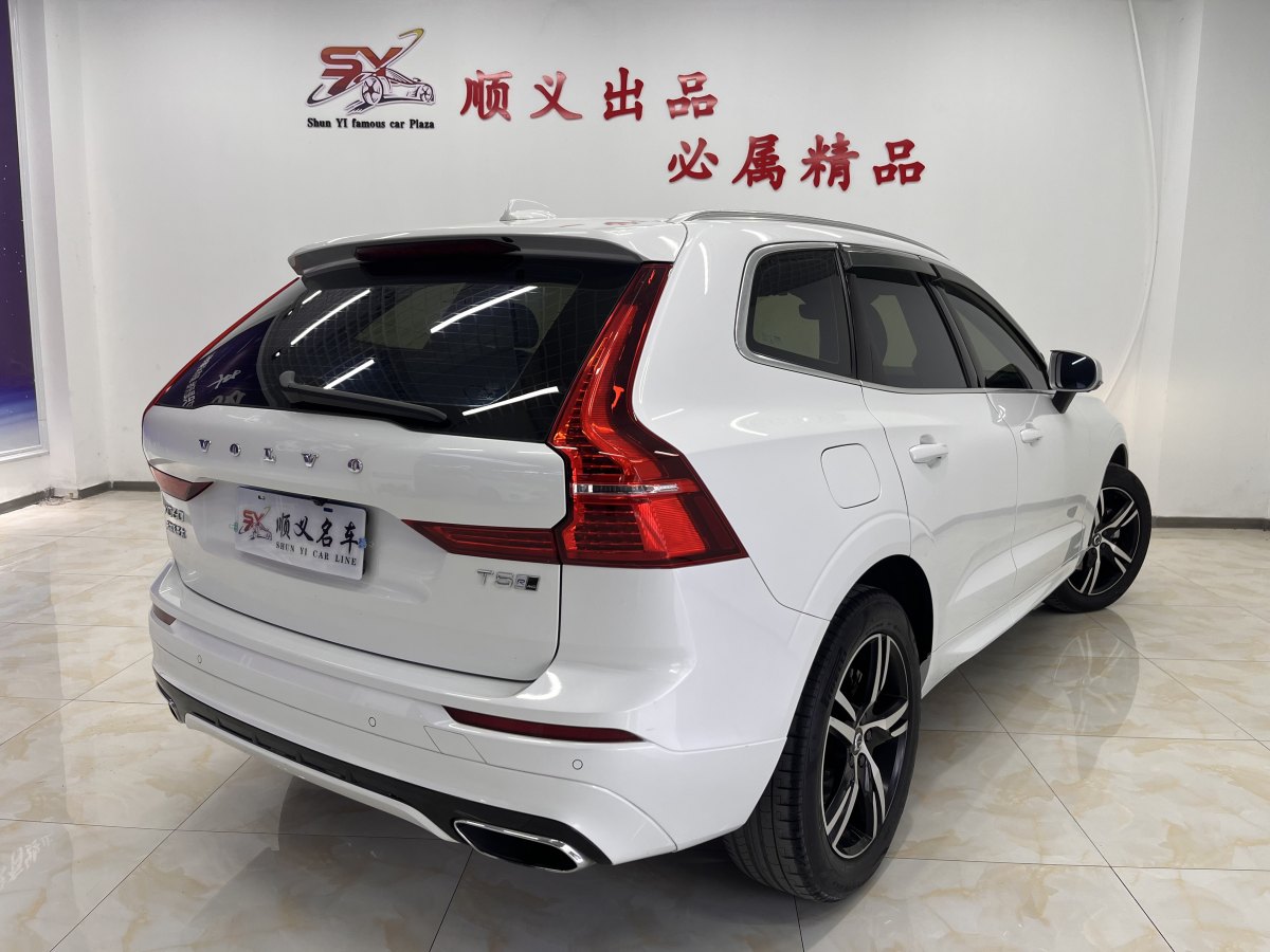 沃爾沃 XC60  2018款 T5 四驅(qū)智遠(yuǎn)運(yùn)動版圖片