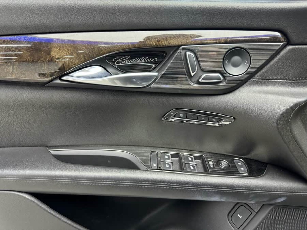 凱迪拉克 CT6  2017款 28T 豪華型圖片