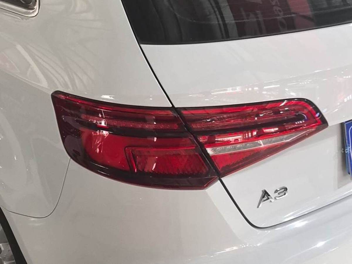 奧迪 奧迪A3  2018款 30周年年型 Sportback 35 TFSI 進(jìn)取型圖片